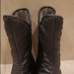 Totes Woman rain boots Size 11